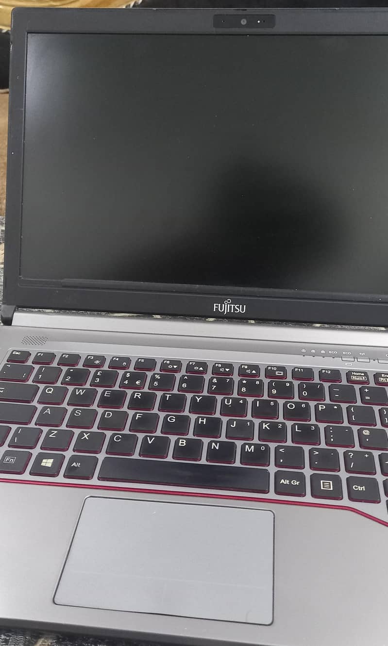 Fujitsu Lifebook E744 3