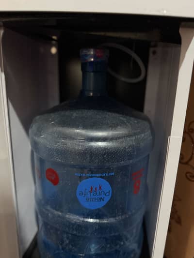 Brand new dispenser 2 days used