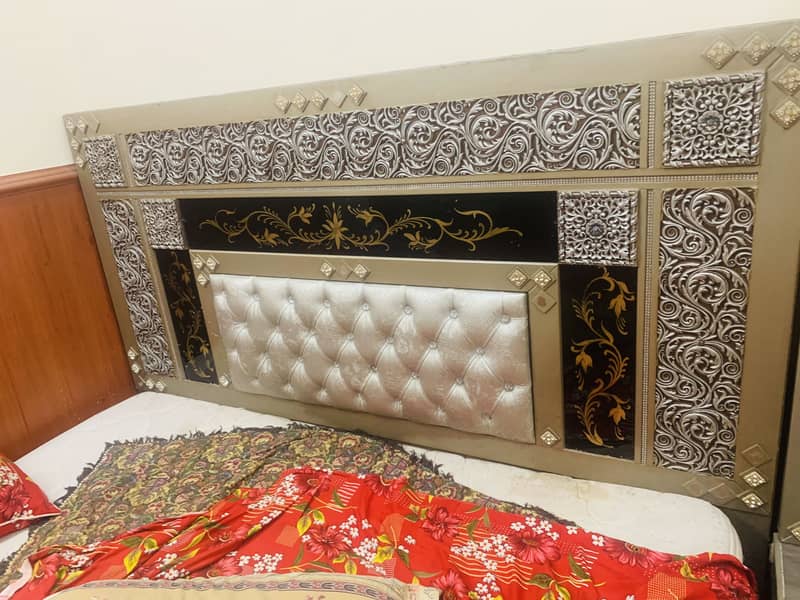 Bed, Dressing table, 0