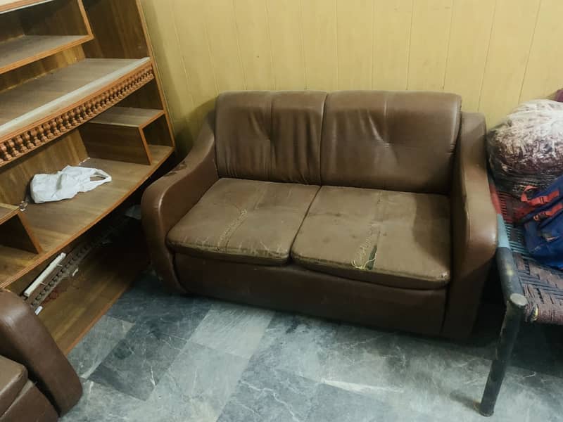 Bed, Dressing table, 1