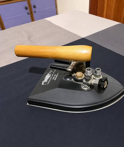 Industrial Steam Iron (Large Size) – Heavy Duty – Excellent Condition