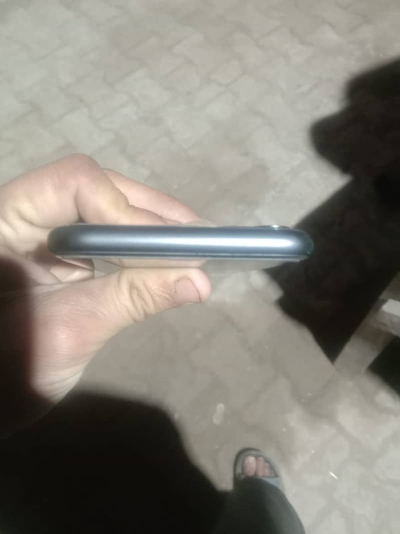 iPhone 11 2