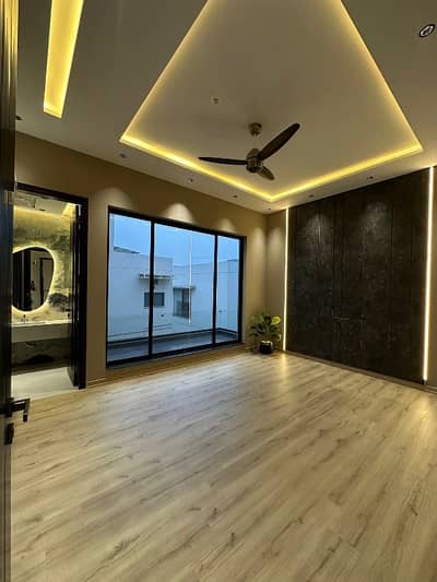 3 Bed Dd 400 Sq Yd West Open Bran New Portion In Gulshan Block 13D