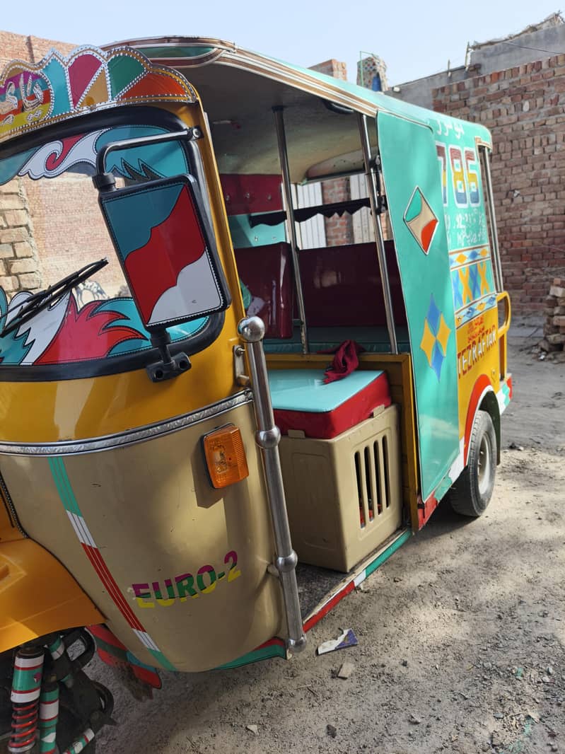 CNG rickshaw 3