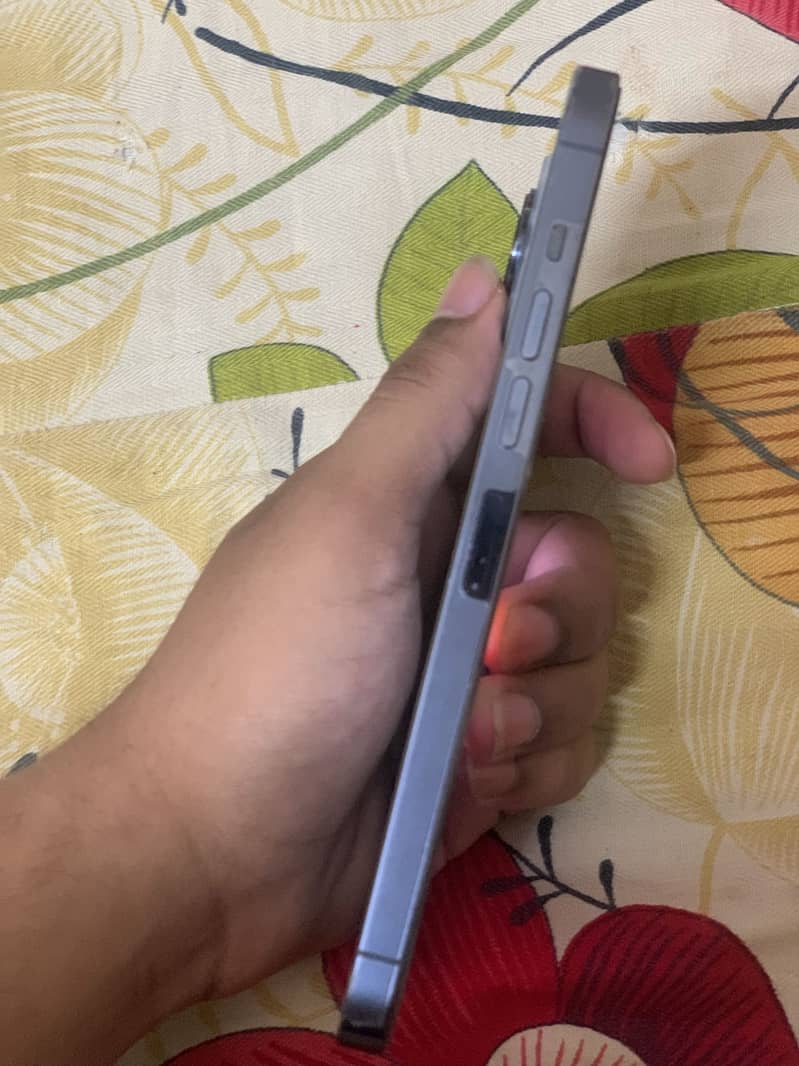 Iphone 13 pro max 5
