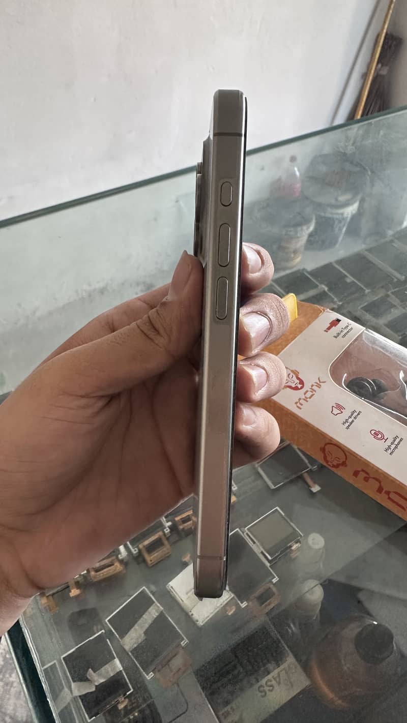 Iphone 15 pro 2
