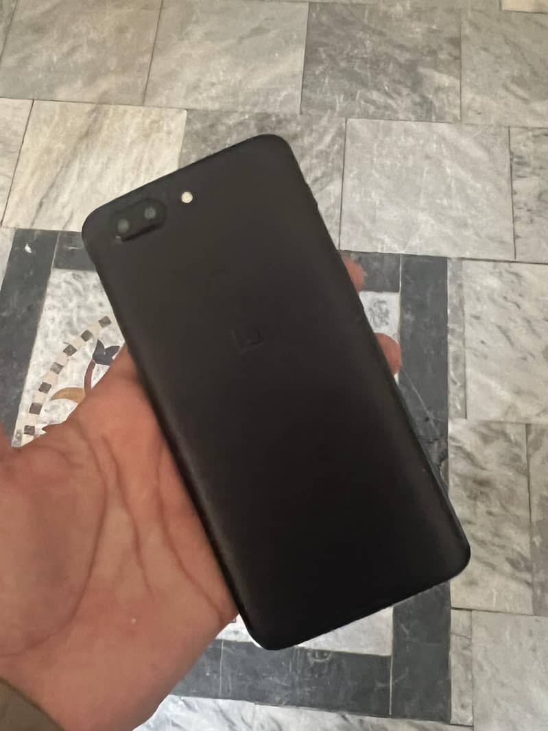 one plus 5 t 1