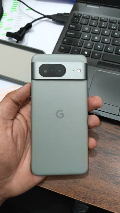 Pixel 8 ( read ad carefully)