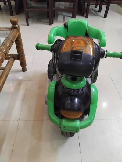 kids chargable scooter