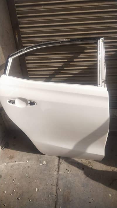 Yaris door