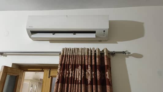 Daikin AC 1.8 ton non  inverter ac