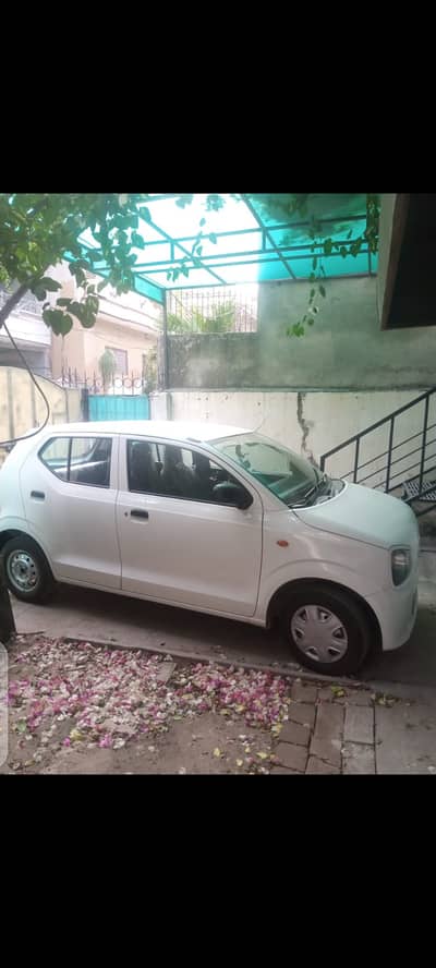 Suzuki alto 2023 with driver available for rent 03335198123
