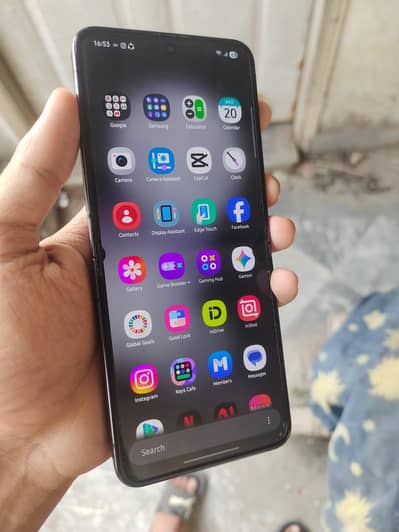 Samsung Galaxy Z Flip 5 (5G) 256 GB Storage