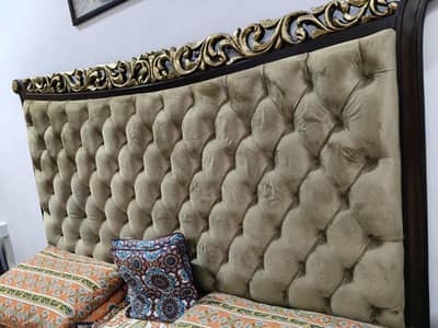 Luxury Wooden Bed Set for Sale – Bed + Almari + Dressing + Side Tables