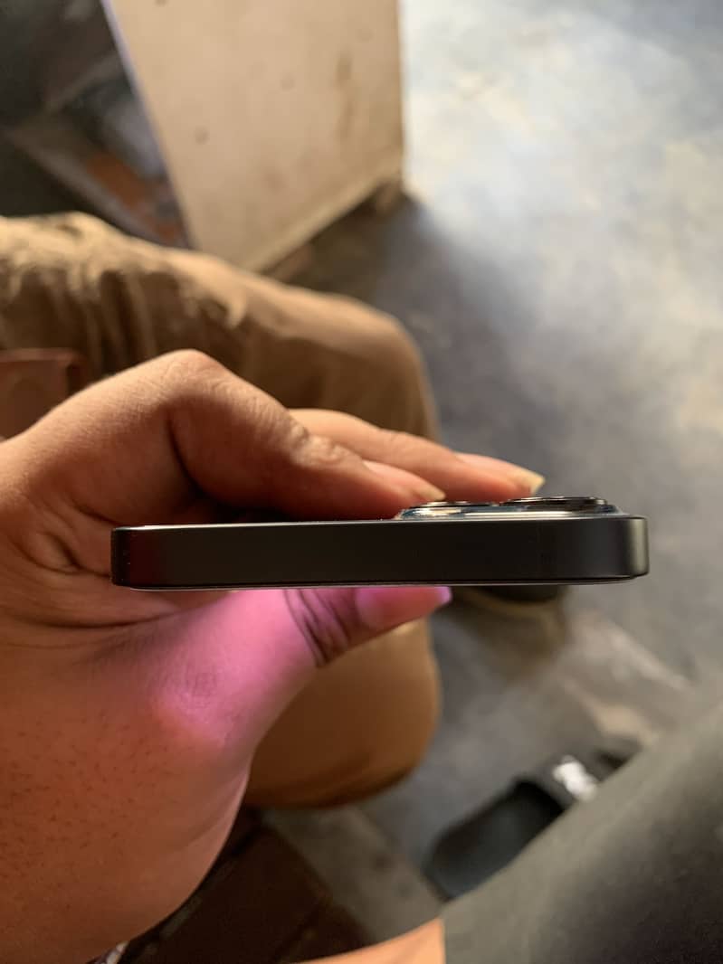 Iphone 13 4