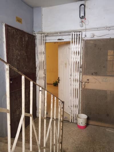Mian University Road Flate for Sale Corner Building