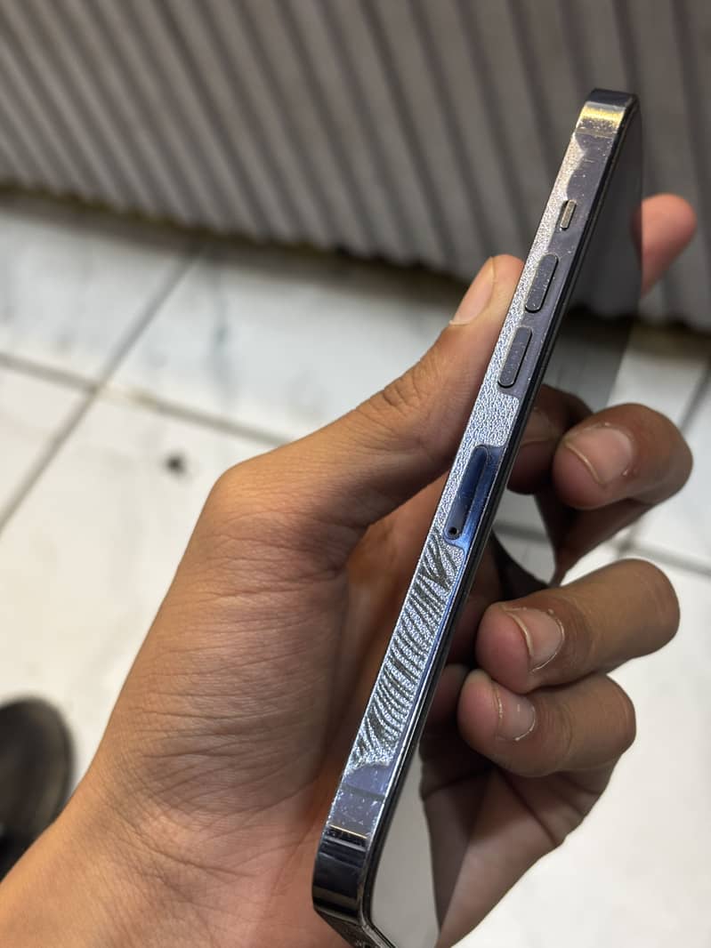 iPhone 13 pro 2