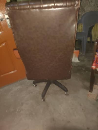 excetive chair