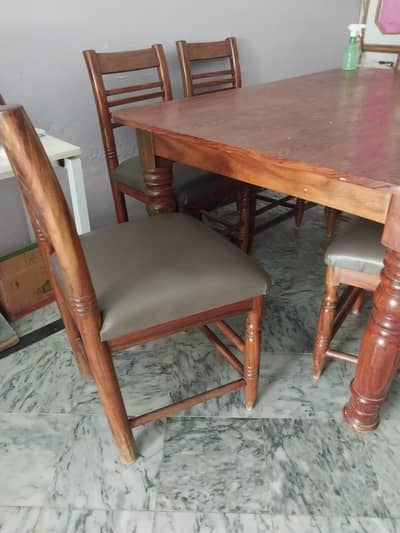 Dining Table Set – 6 Chairs – Solid Wood – Good Condition