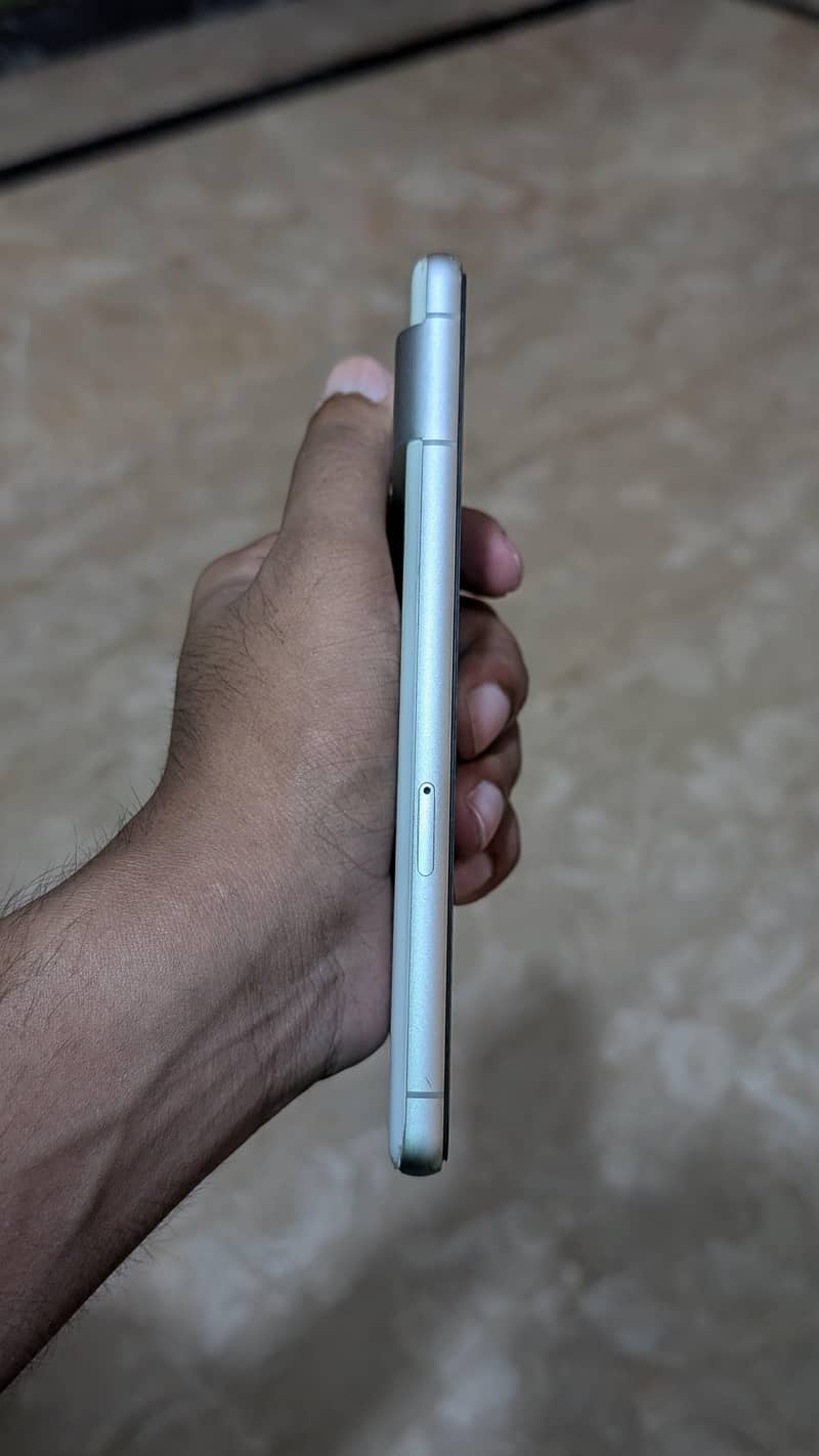 Google Pixel 7 5