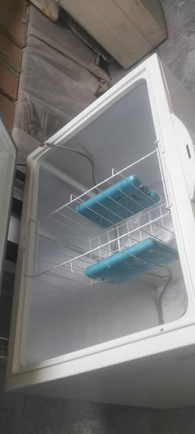Dawnlance freezer janion compressor good Condition