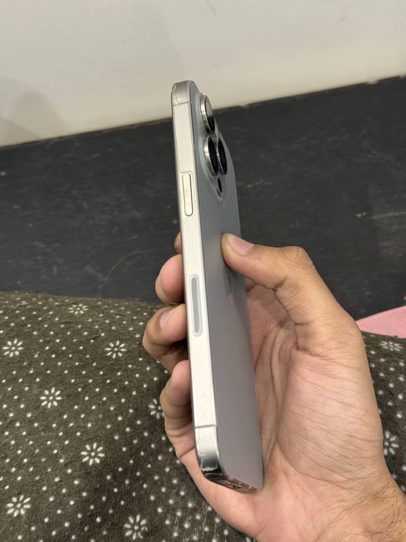 Iphone 15 Pro Max 1