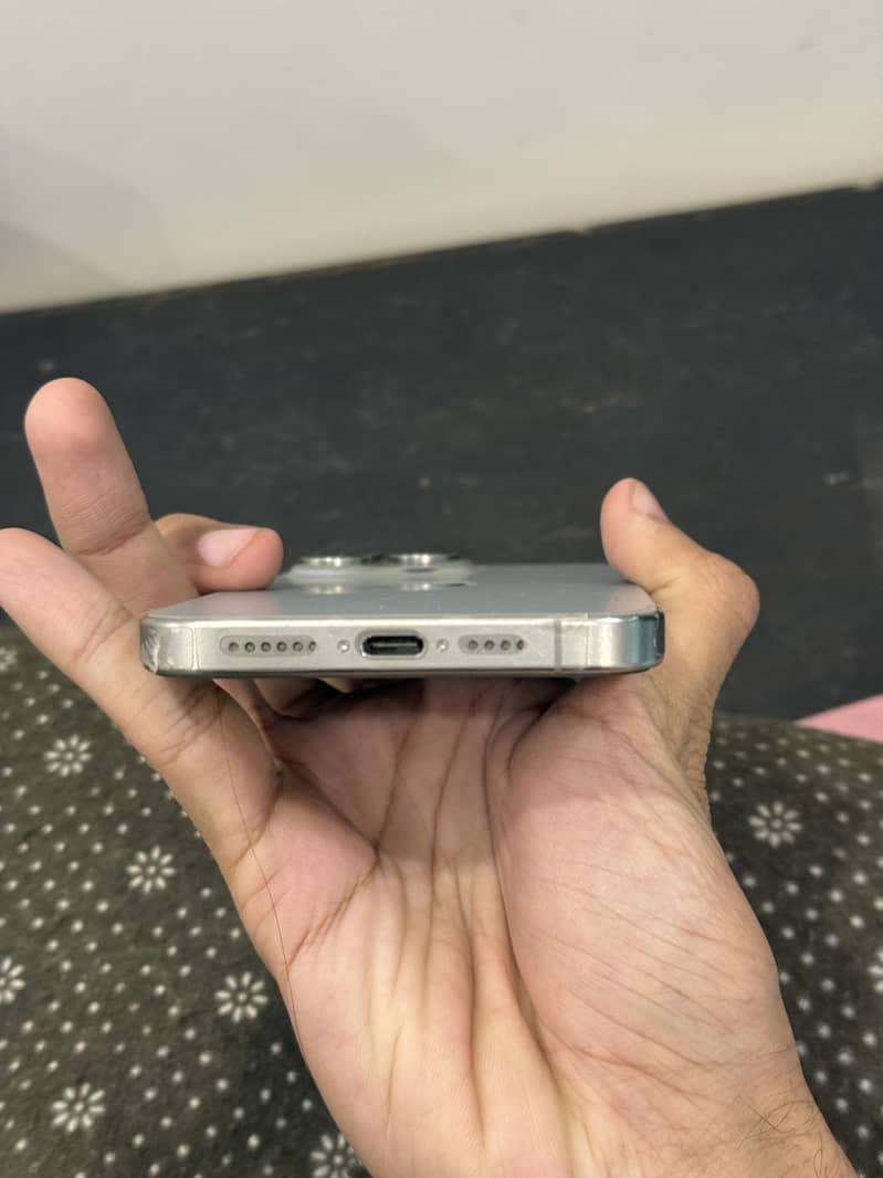 Iphone 15 Pro Max 4
