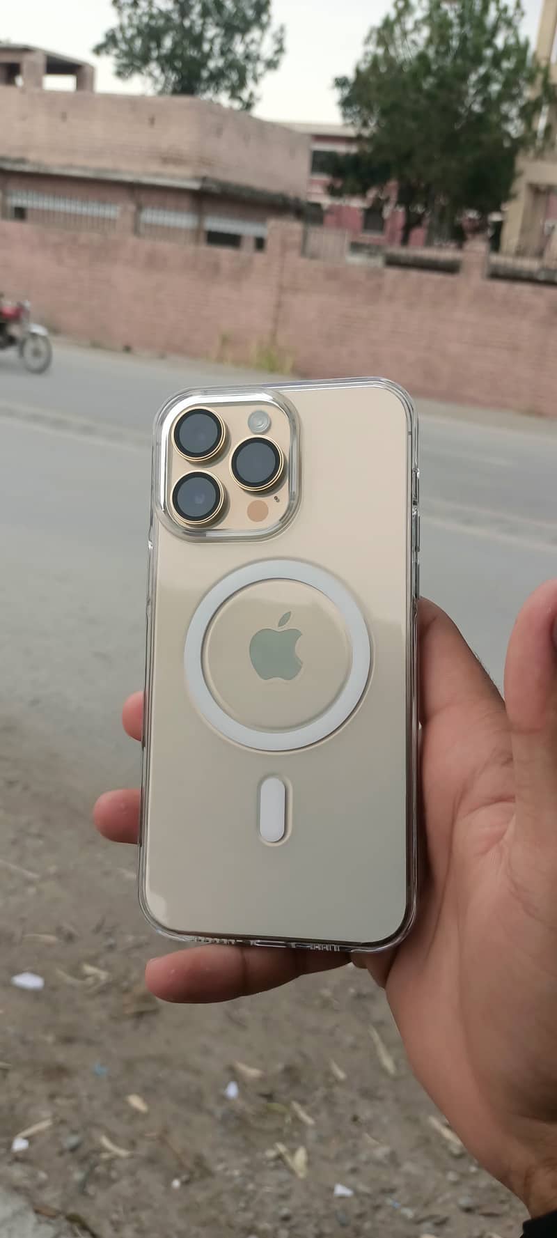 iPhone 14 Pro Max 4