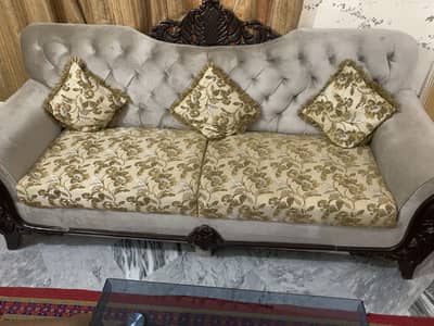 5 seater sofa for sale in very good condition