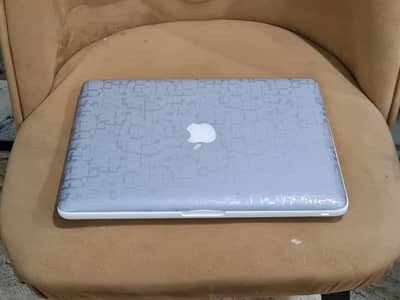 Apple Macbook pro, 9GB /512GB
