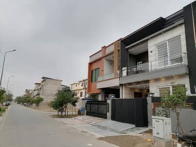 5 Marla Brand New Luxury House For Sale In Park View City, Lahore, Punjab