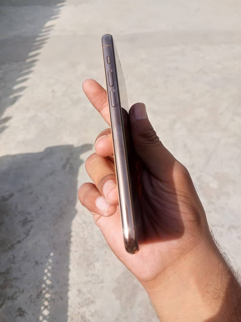 Apple iPhone 11 Pro 5
