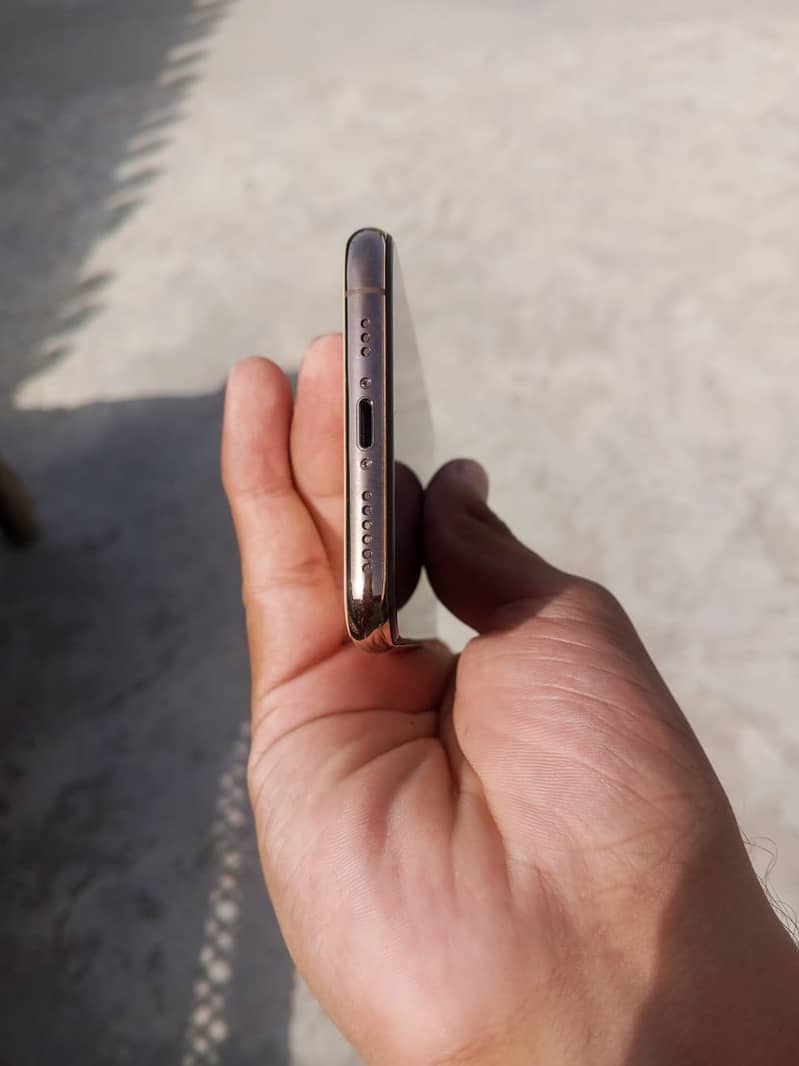 Apple iPhone 11 Pro 7
