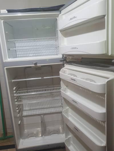 Dawlance good condition 03145155462 is num py Whatsapp kren