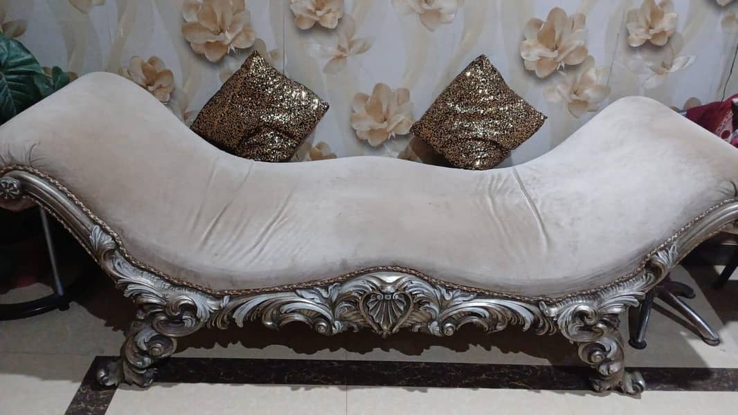 Luxurious seti sofa 1