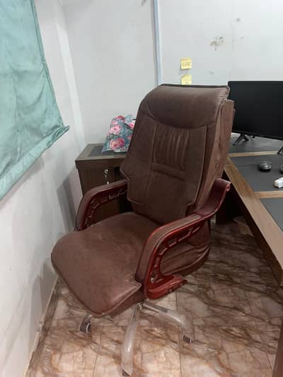 Executive Sofa Chair (Revolving)
