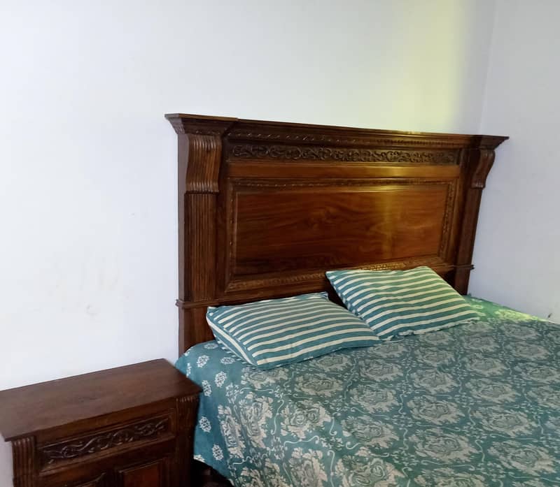 king side bed 0
