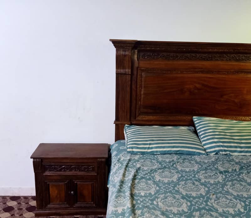 king side bed 1
