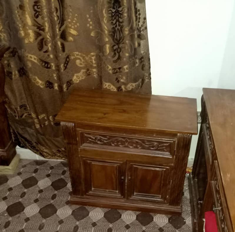 king side bed 2