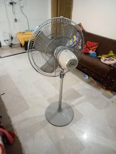 pedestal fan