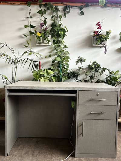 Office Table with drawers