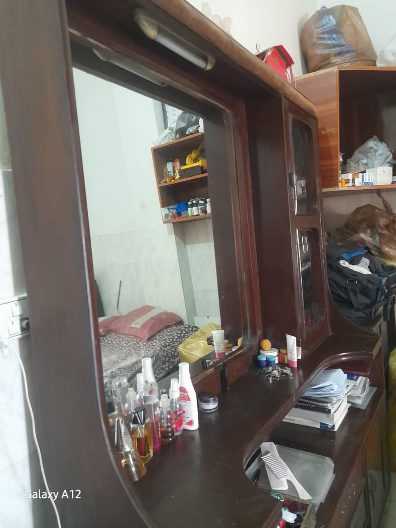 dressing with mirror 3