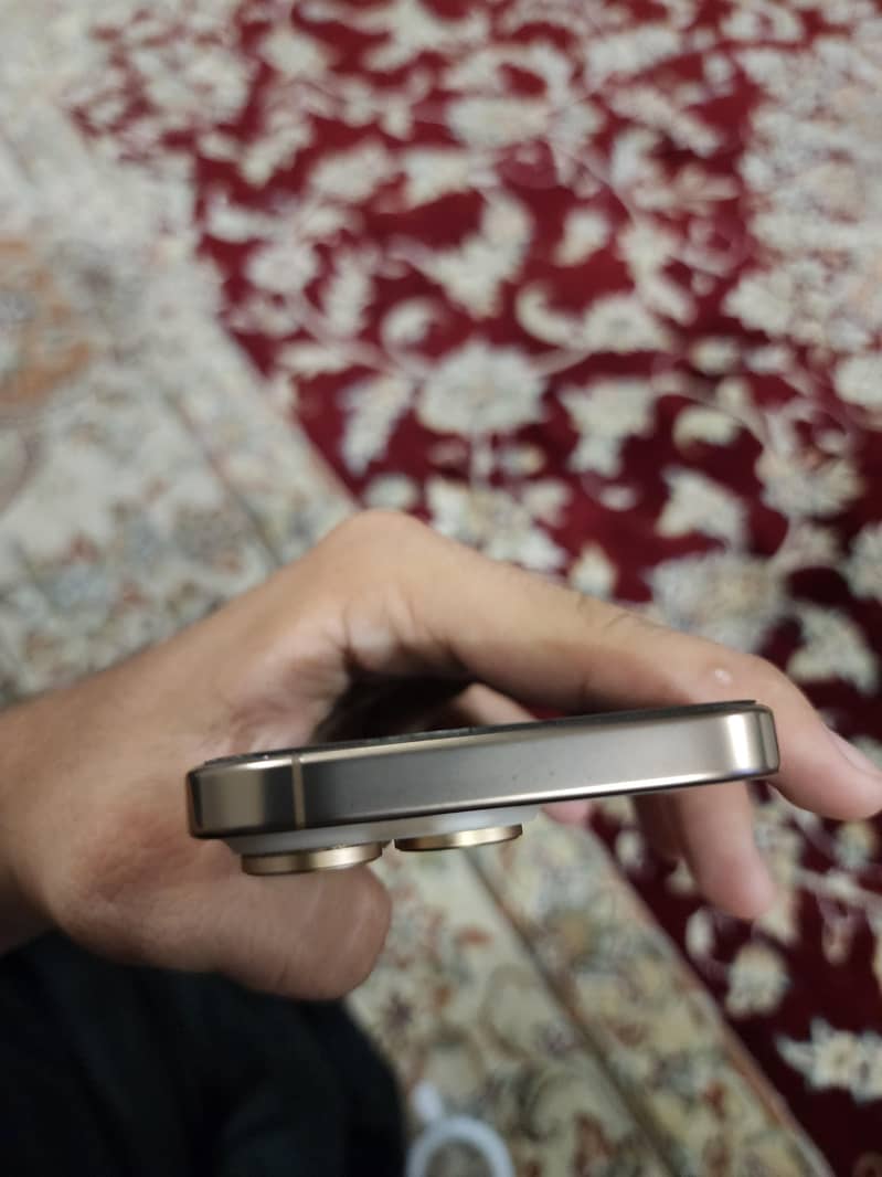 Iphone 16 pro 3