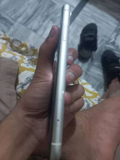 iphone xr 64 gb pta