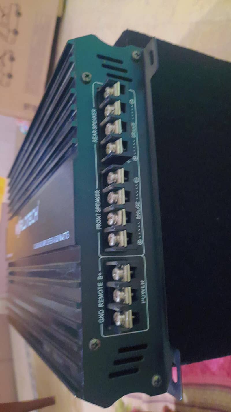 Amplifier & wofer 5