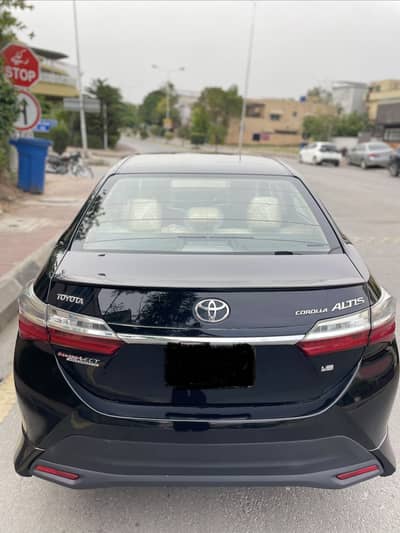 Corolla Altis . 1.6