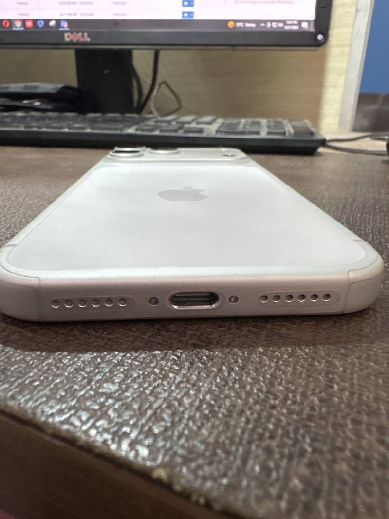 iPhone 17 Pro Max/256GB JV/10/10 Condition/ 100% Battery Health/ 4