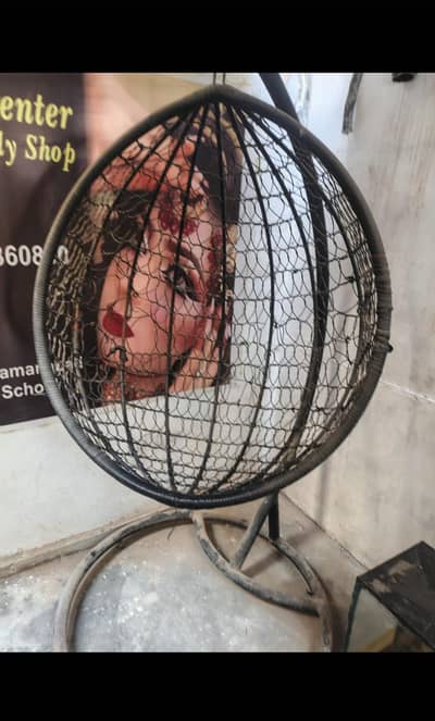 jhula acha wazni jhula h jaga nahi h rakhny ki