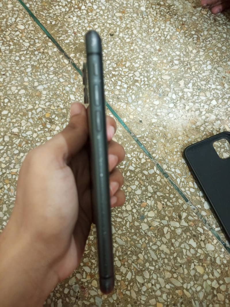 iphone 11 4