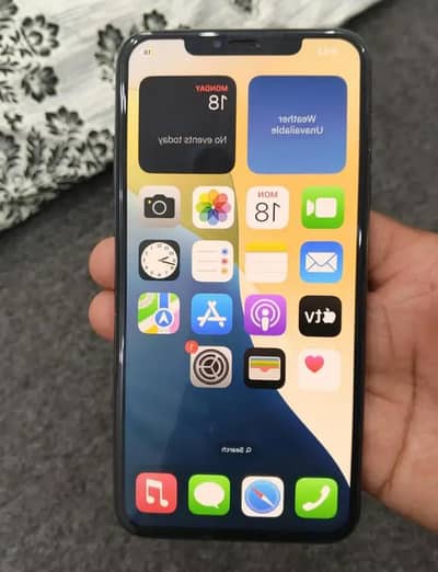 iphone Xs max LLA variant